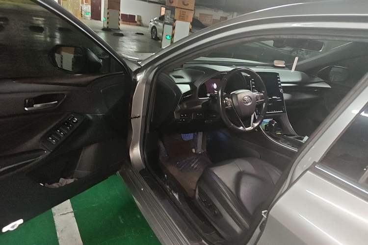 Used Toyota Avalon 2019 2.0L Luxury Edition China VI Standard Driver Seat