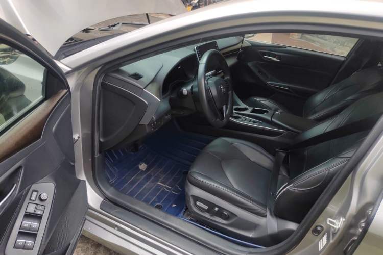 Used Toyota Avalon 2019 2.0L XLE Premium Edition China VI Driver Seat