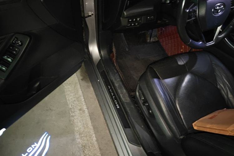 Used Toyota Avalon 2019 Dual-Engine 2.5L XLE Prestige Version China VI Standard Driver Seat