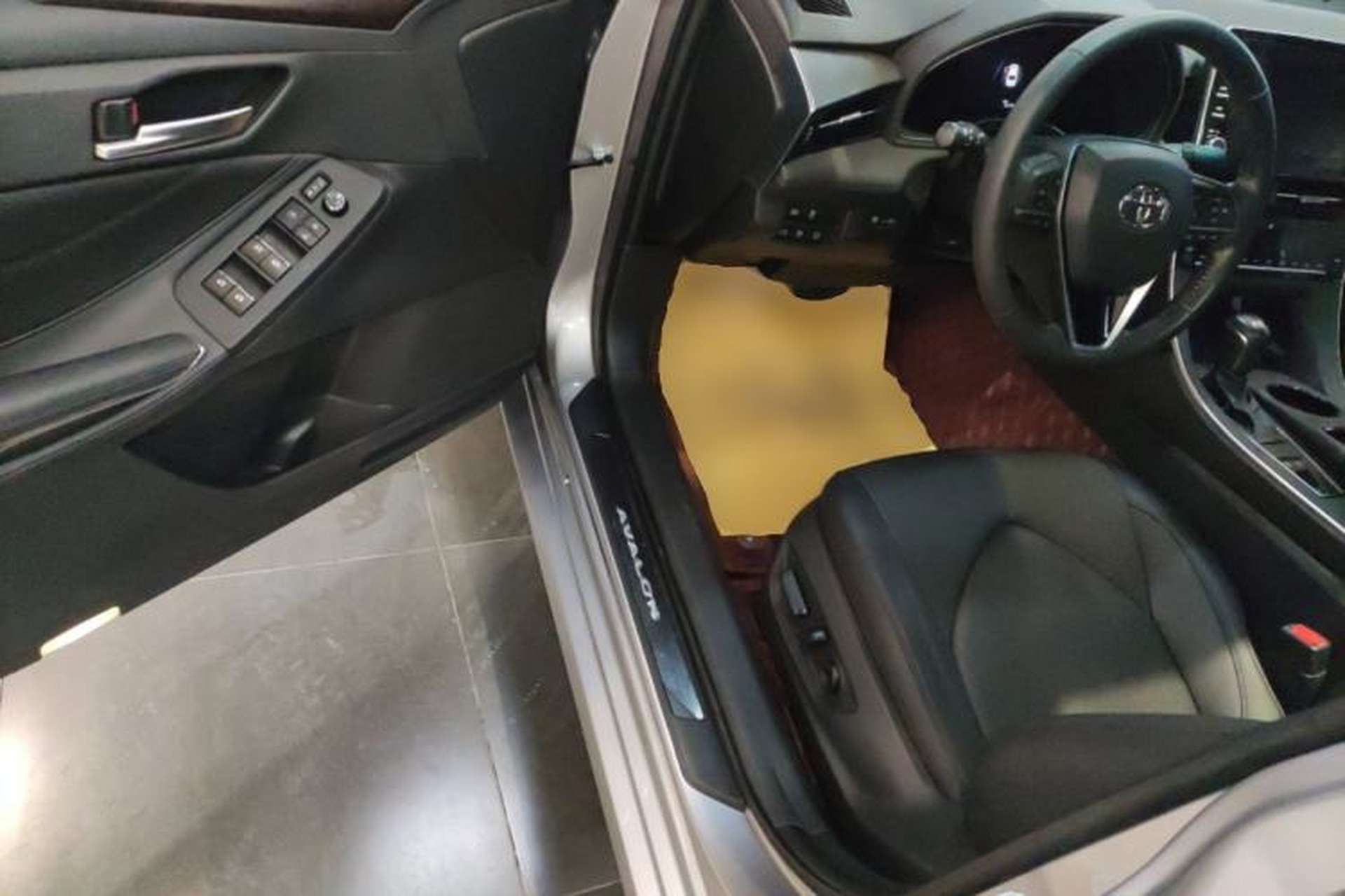 Used Toyota Avalon 2019 2.0L XLE Premium Edition China VI Driver Seat