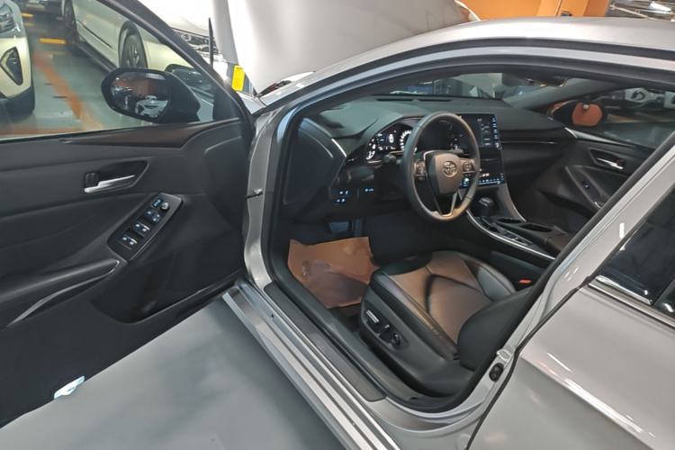 Used Toyota Avalon 2019 2.0L Luxury Edition China VI Standard Driver Seat