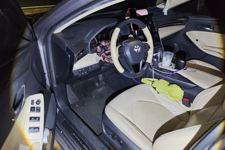Used Toyota Avalon 2019 Dual-Engine 2.5L XLE Prestige Version China VI Standard Driver Seat
