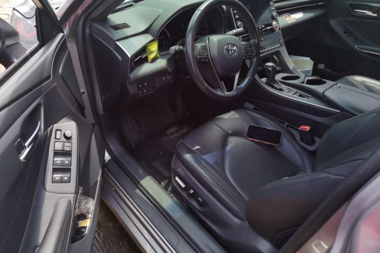 Used Toyota Avalon 2019 Dual-Engine 2.5L Luxury Edition China VI Standard Driver Seat