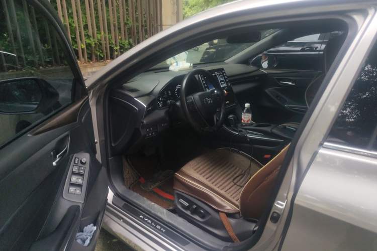 Used Toyota Avalon 2019 2.0L XLE Premium Edition China VI Driver Seat
