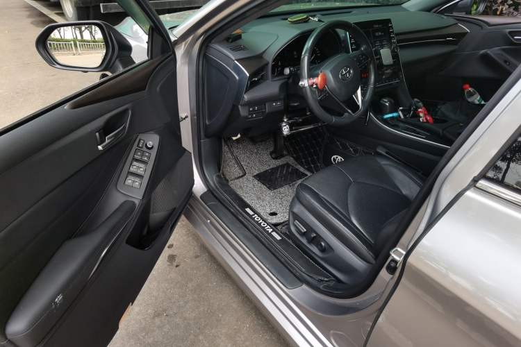 Used Toyota Avalon 2019 2.0L Luxury Edition China VI Standard Driver Seat