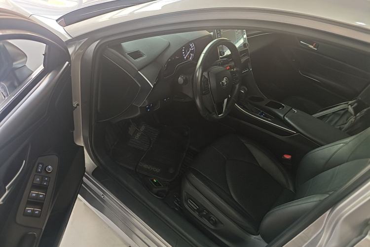 Used Toyota Avalon 2019 Dual-Engine 2.5L Luxury Edition China VI Standard Driver Seat