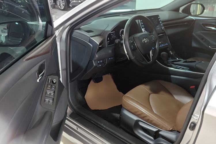Used Toyota Avalon 2019 2.5L Ambition Version China VI Standard Driver Seat