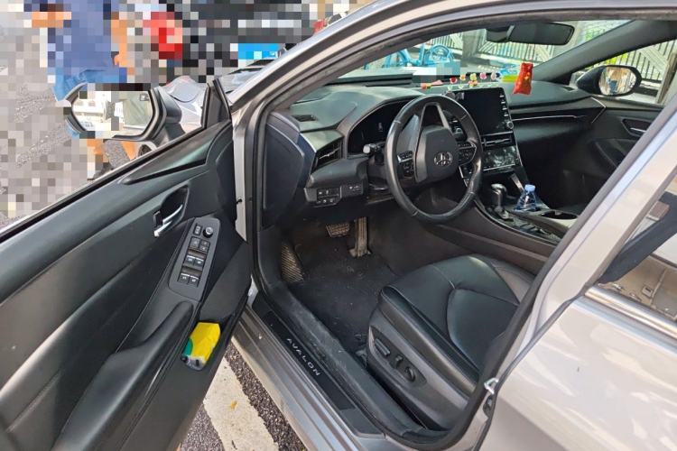 Used Toyota Avalon 2019 2.0L XLE Premium Edition China VI Driver Seat