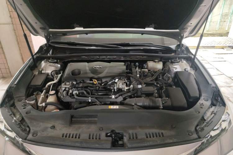 Used Toyota Avalon 2019 Dual-Engine 2.5L Luxury Edition China VI Standard Engine Bay