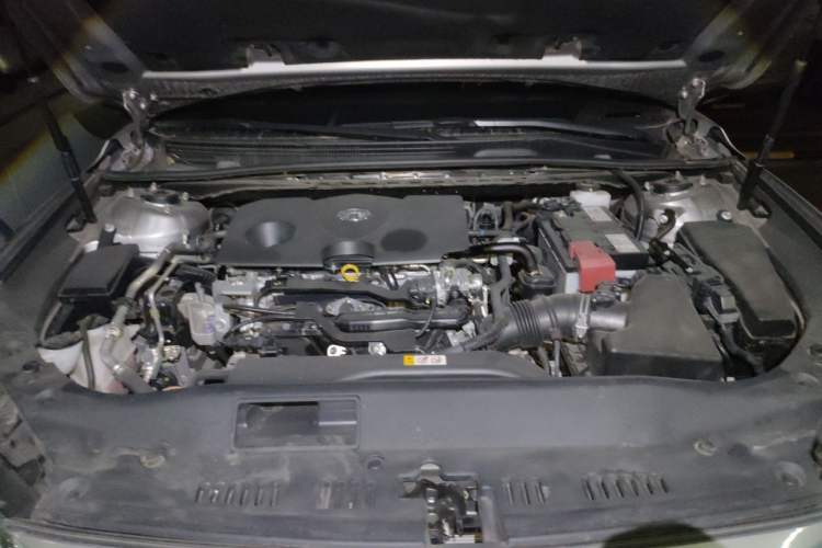 Used Toyota Avalon 2019 2.0L XLE Premium Edition China VI Engine Bay