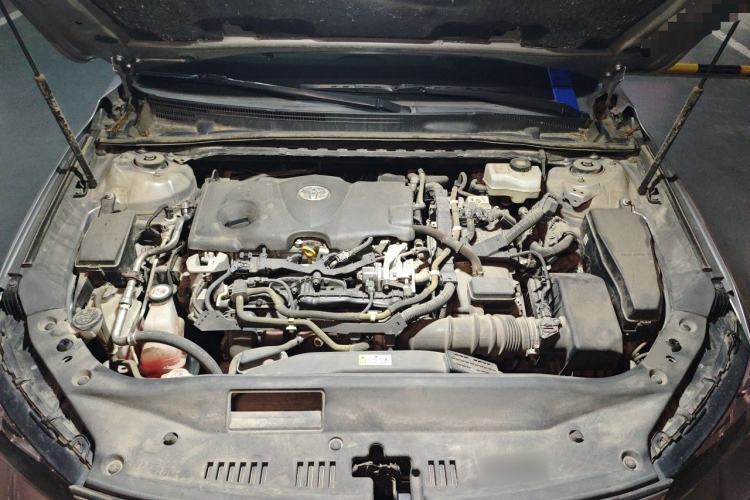 Used Toyota Avalon 2019 Dual-Engine 2.5L XLE Prestige Version China V Standard Engine Bay
