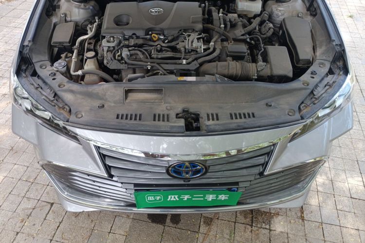 Used Toyota Avalon 2019 Dual-Engine 2.5L XLE Prestige Version China VI Standard Engine Bay