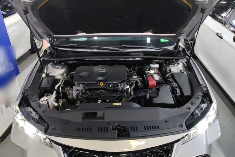 Used Toyota Avalon 2019 2.0L Luxury Edition China VI Standard Engine Bay