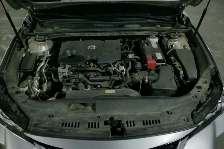 Used Toyota Avalon 2019 2.0L Luxury Edition China VI Standard Engine Bay
