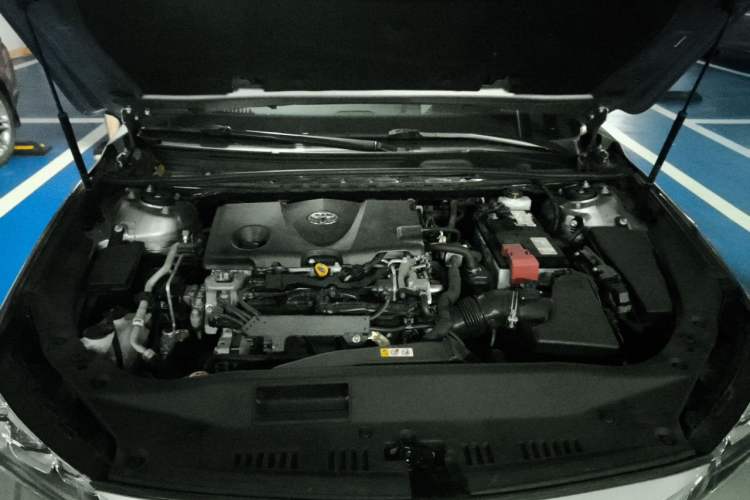 Used Toyota Avalon 2019 2.5L Touring Premium Version China VI Standard Engine Bay