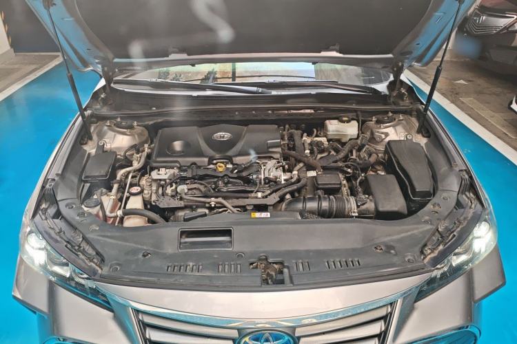 Used Toyota Avalon 2019 Dual-Engine 2.5L Luxury Edition China VI Standard Engine Bay