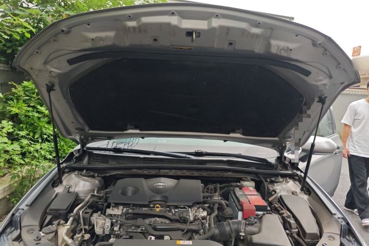 Used Toyota Avalon 2019 2.0L Luxury Edition China VI Standard Engine Bay