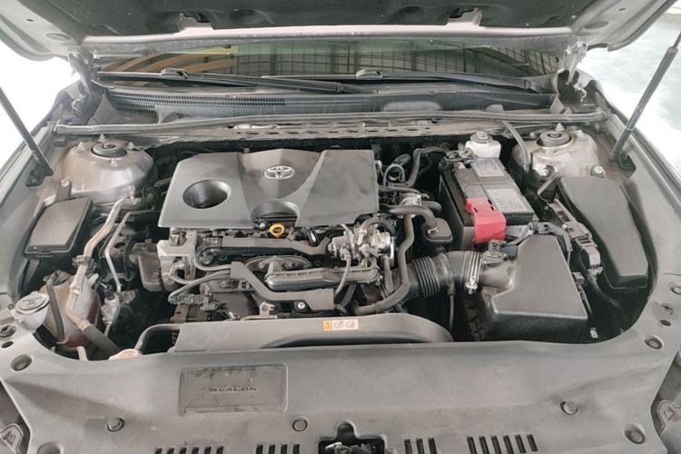 Used Toyota Avalon 2019 2.0L XLE Premium Edition China VI Engine Bay