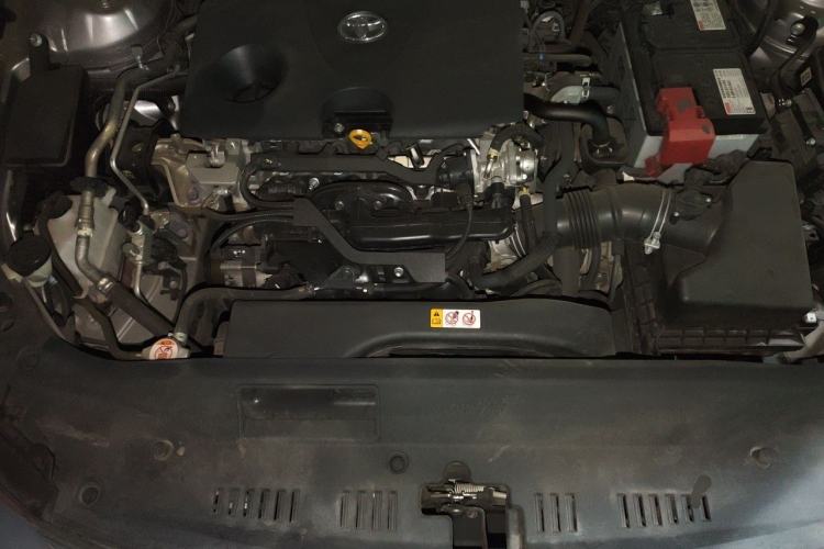 Used Toyota Avalon 2019 2.0L Luxury Edition China VI Standard Engine Bay