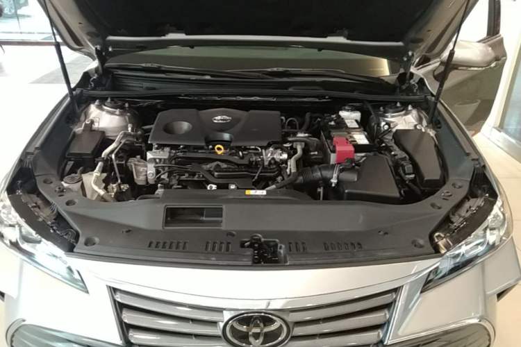 Used Toyota Avalon 2019 2.0L Luxury Edition China VI Standard Engine Bay