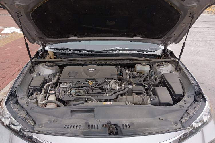 Used Toyota Avalon 2019 Dual-Engine 2.5L Luxury Edition China VI Standard Engine Bay
