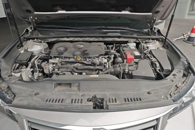 Used Toyota Avalon 2019 2.0L XLE Premium Edition China VI Engine Bay