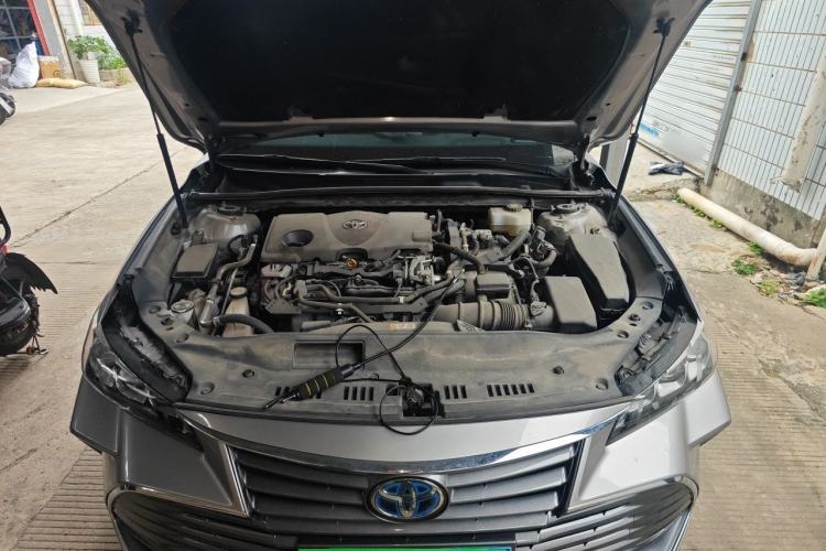 Used Toyota Avalon 2019 Dual-Engine 2.5L Luxury Edition China VI Standard Engine Bay