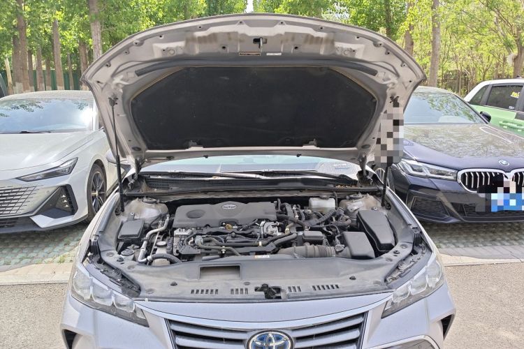 Used Toyota Avalon 2019 Dual-Engine 2.5L XLE Prestige Version China VI Standard Engine Bay