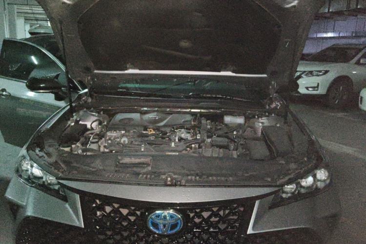 Used Toyota Avalon 2019 Dual-Engine 2.5L Luxury Edition China VI Standard Engine Bay