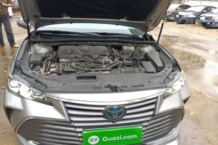 Used Toyota Avalon 2019 Dual-Engine 2.5L XLE Prestige Version China VI Standard Engine Bay