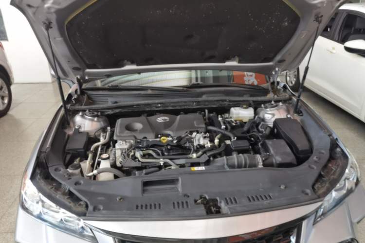 Used Toyota Avalon 2019 Dual-Engine 2.5L Luxury Edition China VI Standard Engine Bay