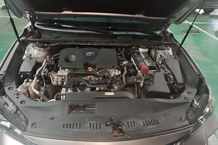 Used Toyota Avalon 2019 2.0L Luxury Edition China VI Standard Engine Bay