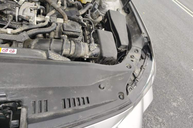 Used Toyota Avalon 2019 Dual-Engine 2.5L Luxury Edition China VI Standard Engine Bay Left