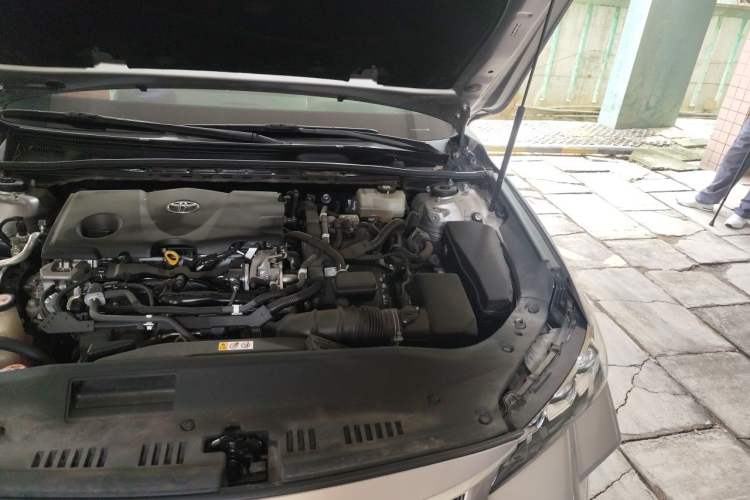 Used Toyota Avalon 2019 Dual-Engine 2.5L Luxury Edition China VI Standard Engine Bay Left