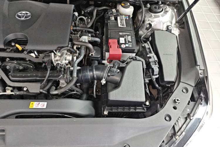 Used Toyota Avalon 2019 2.0L Ambition Edition China VI Engine Bay Left