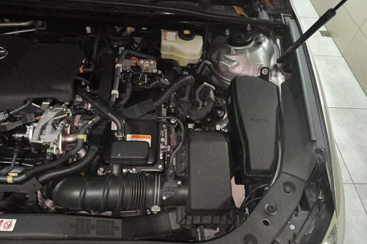 Used Toyota Avalon 2019 Dual-Engine 2.5L XLE Prestige Version China VI Standard Engine Bay Left