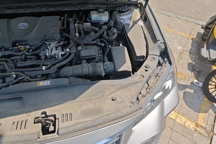 Used Toyota Avalon 2019 Dual-Engine 2.5L XLE Prestige Version China VI Standard Engine Bay Left