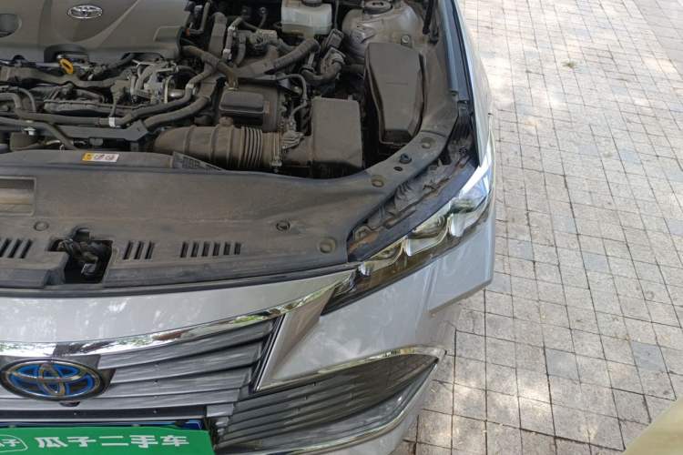 Used Toyota Avalon 2019 Dual-Engine 2.5L XLE Prestige Version China VI Standard Engine Bay Left