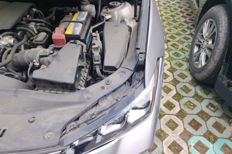 Used Toyota Avalon 2019 2.0L XLE Premium Edition China VI Engine Bay Left