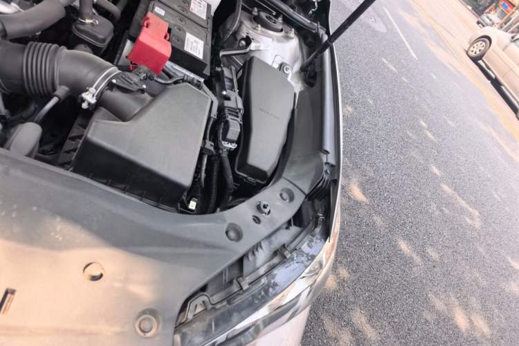 Used Toyota Avalon 2019 2.5L Touring Premium Version China VI Standard Engine Bay Left