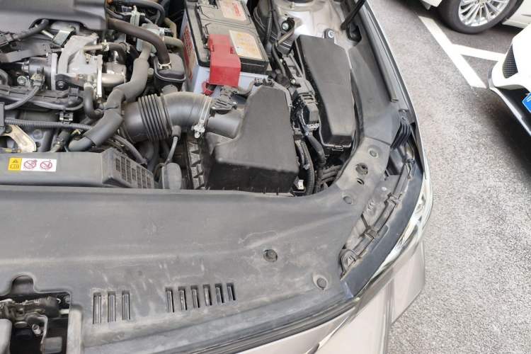 Used Toyota Avalon 2019 2.5L Ambition Version China VI Standard Engine Bay Left