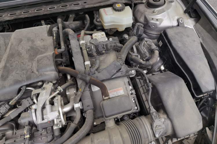 Used Toyota Avalon 2019 Dual-Engine 2.5L Luxury Edition China VI Standard Engine Bay Left