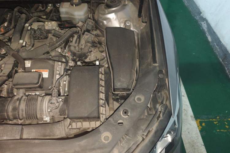 Used Toyota Avalon 2019 Dual-Engine 2.5L Luxury Edition China VI Standard Engine Bay Left