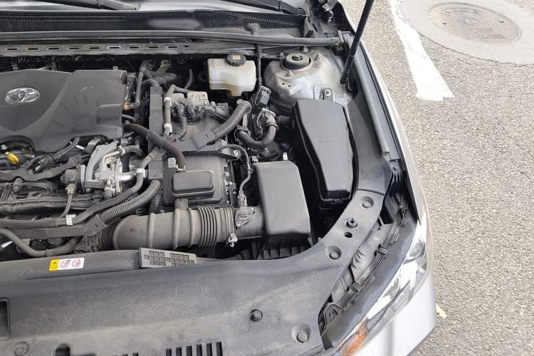 Used Toyota Avalon 2019 Dual-Engine 2.5L Luxury Edition China VI Standard Engine Bay Left