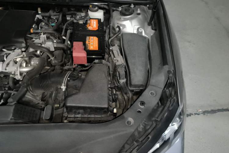 Used Toyota Avalon 2019 2.5L Ambition Version China VI Standard Engine Bay Left