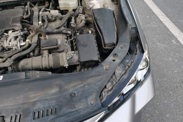 Used Toyota Avalon 2019 Dual-Engine 2.5L Luxury Edition China VI Standard Engine Bay Left