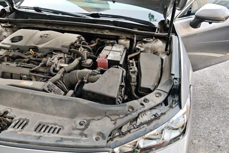 Used Toyota Avalon 2019 2.5L Touring Premium Version China VI Standard Engine Bay Left