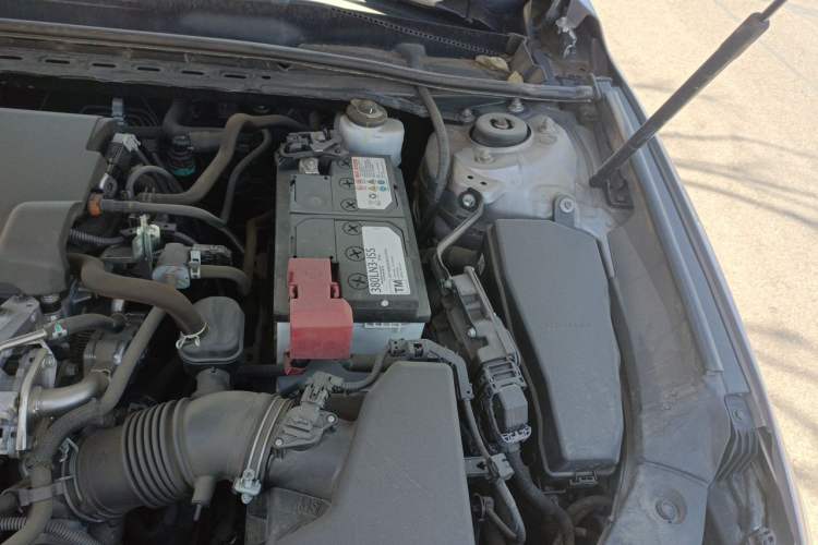Used Toyota Avalon 2019 2.5L Touring Premium Version China VI Standard Engine Bay Left