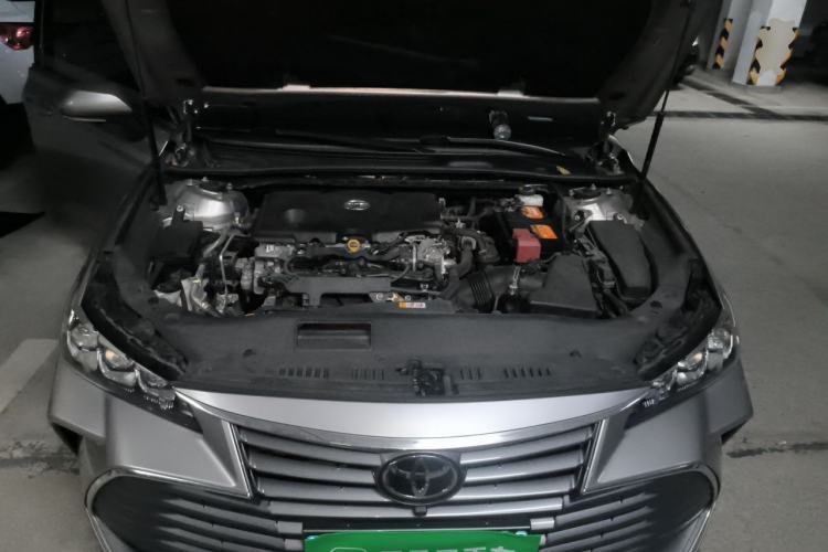 Used Toyota Avalon 2019 2.5L Ambition Version China VI Standard Engine Bay