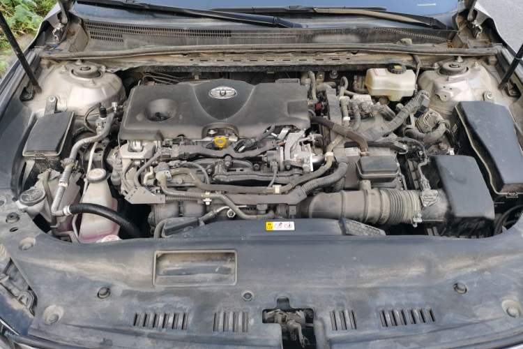 Used Toyota Avalon 2019 Dual-Engine 2.5L Luxury Edition China VI Standard Engine Bay
